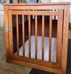 Spacious wooden pet crate in really good condition.