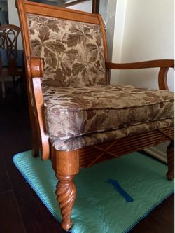 2 Free matching chairs