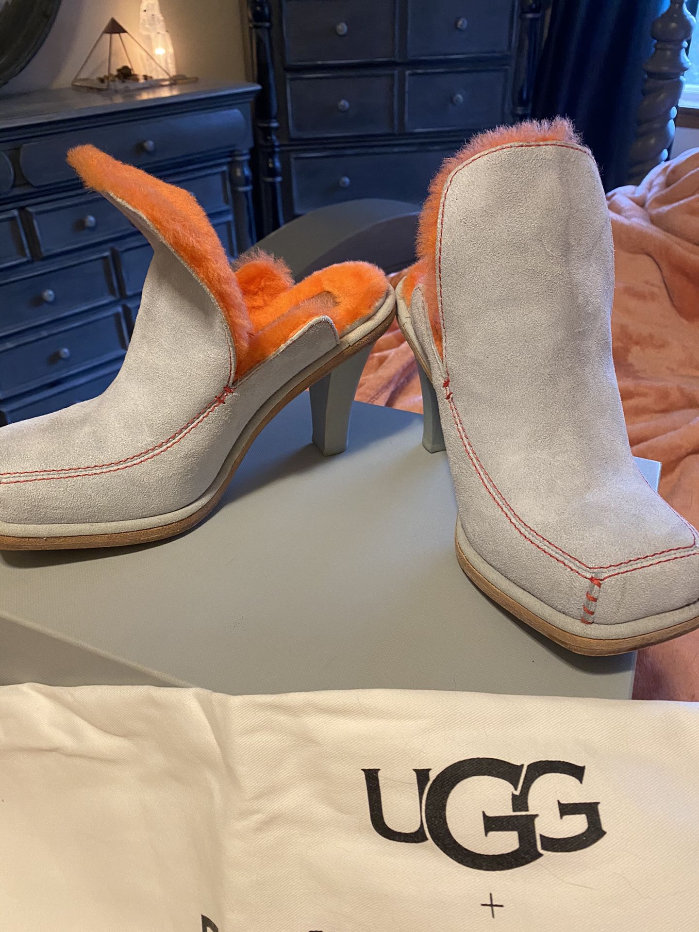 Woman’s Uggs, Size 7
