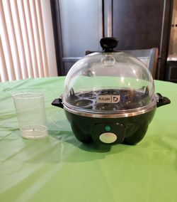 Dash Deluxe Egg Cooker