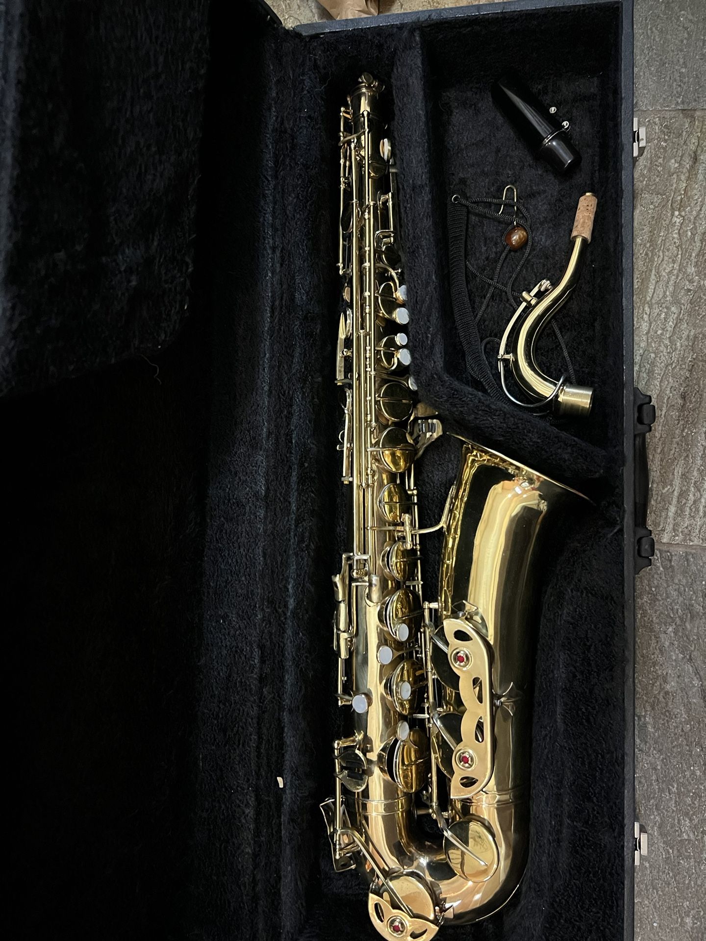 Tenor Saxophone 🎷