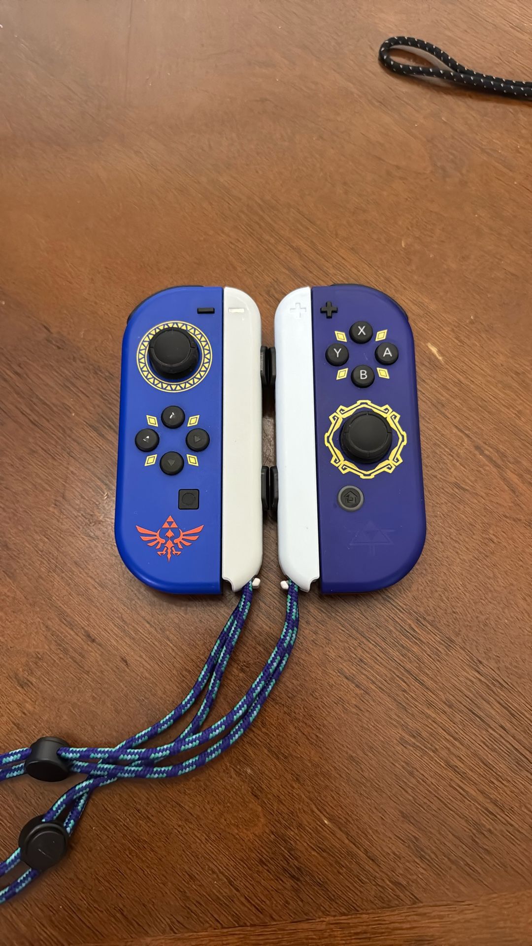 Nintendo Switch Joycons - Zelda Limited Edition