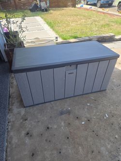 150gal Lifetime Resin deck storage box