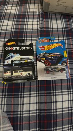 Lot of 2 Hotwheels super treasurer hunt