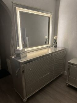Modern Glam LED Mirrored Queen Bedroom Set