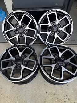 2024 Jeep Wrangler Rubicon 17” Wheels