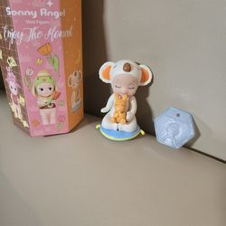 Sonny angel Enjoy the moment Spiritual Growth White Suite with Robby toy decor