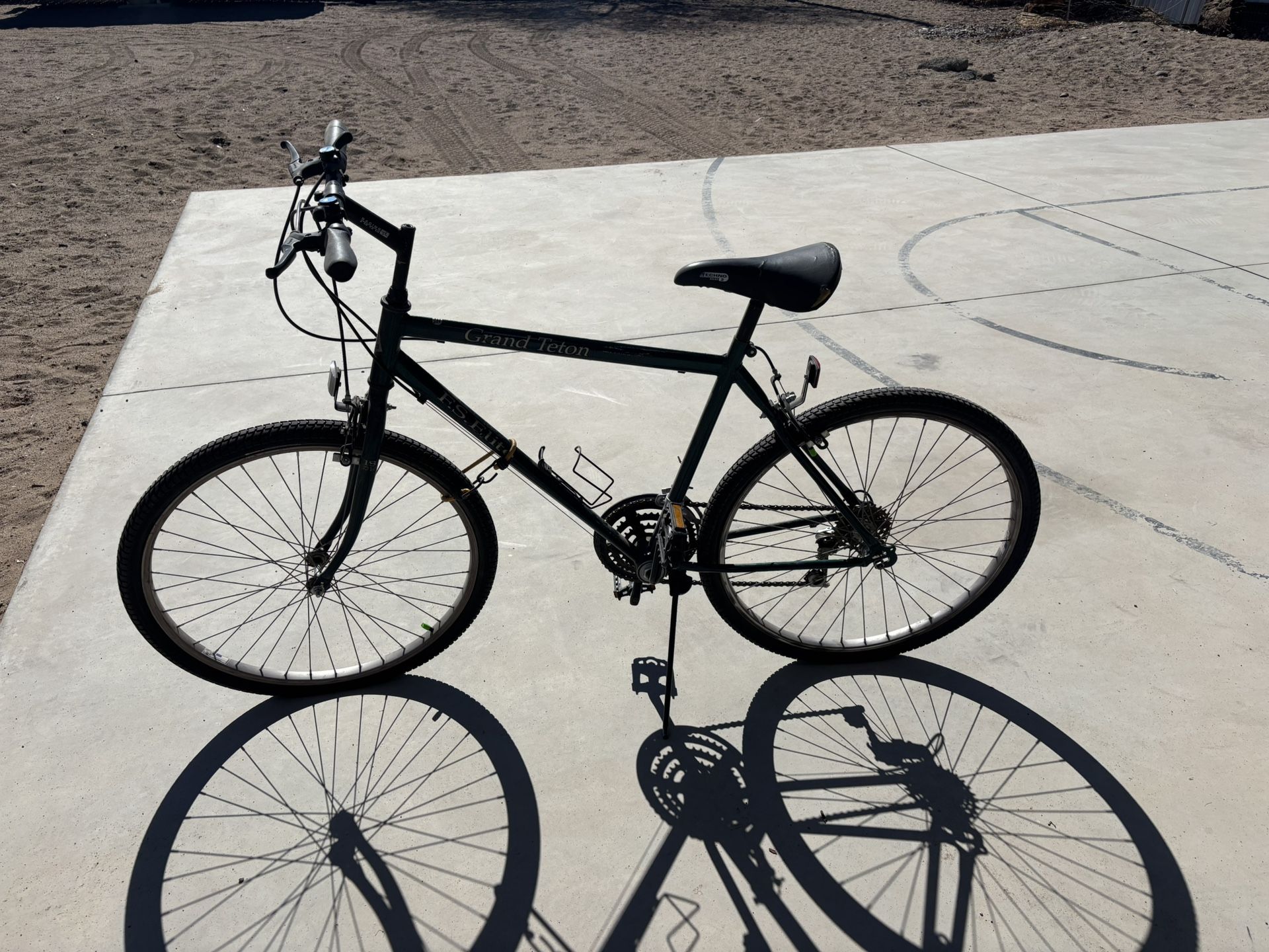 FS Elite Black River Canyon Bike