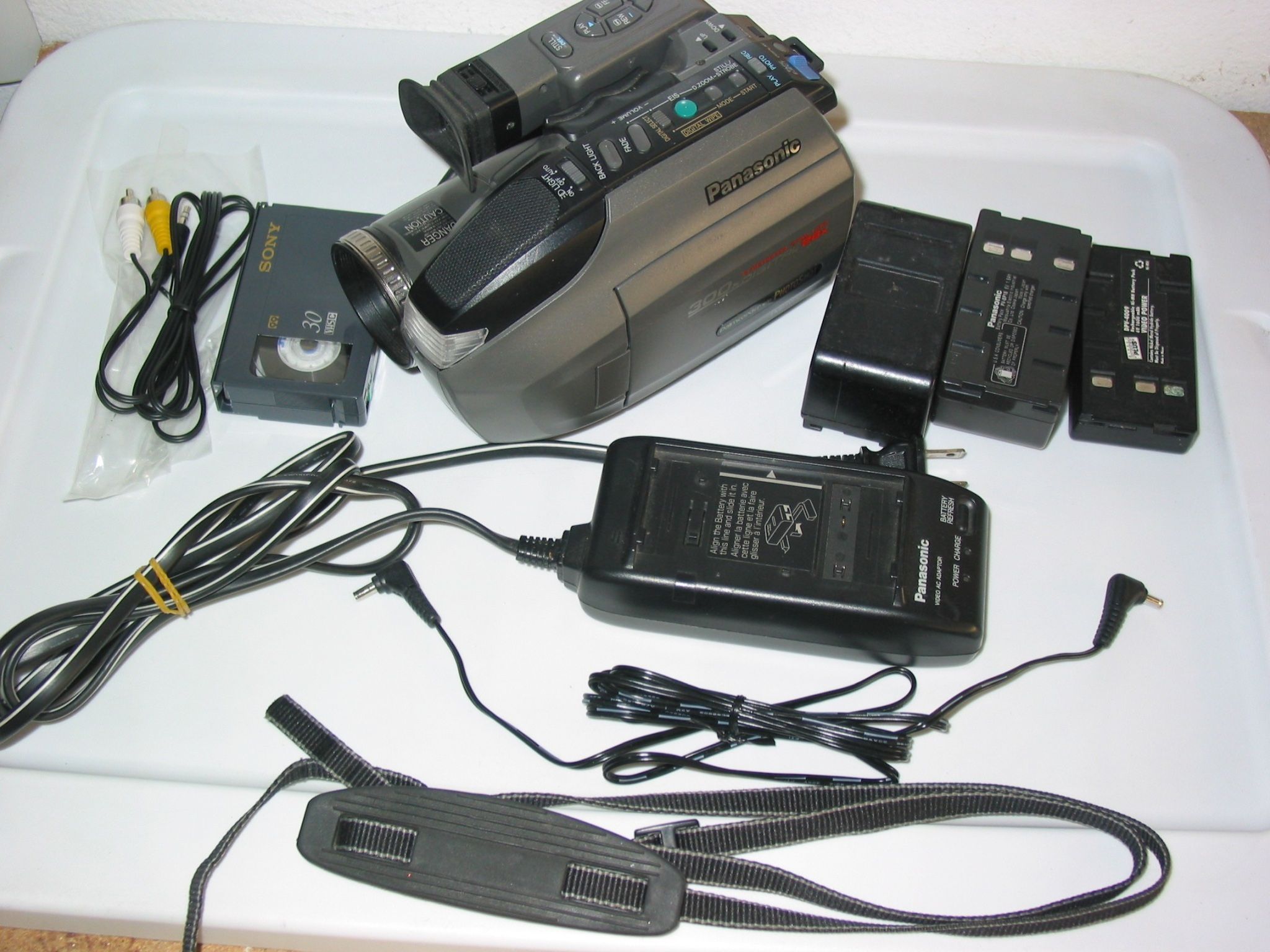 Panasonic PV-L750 VHS-C Tape Video Camcorder Cassette Playback Player Transfer VCR