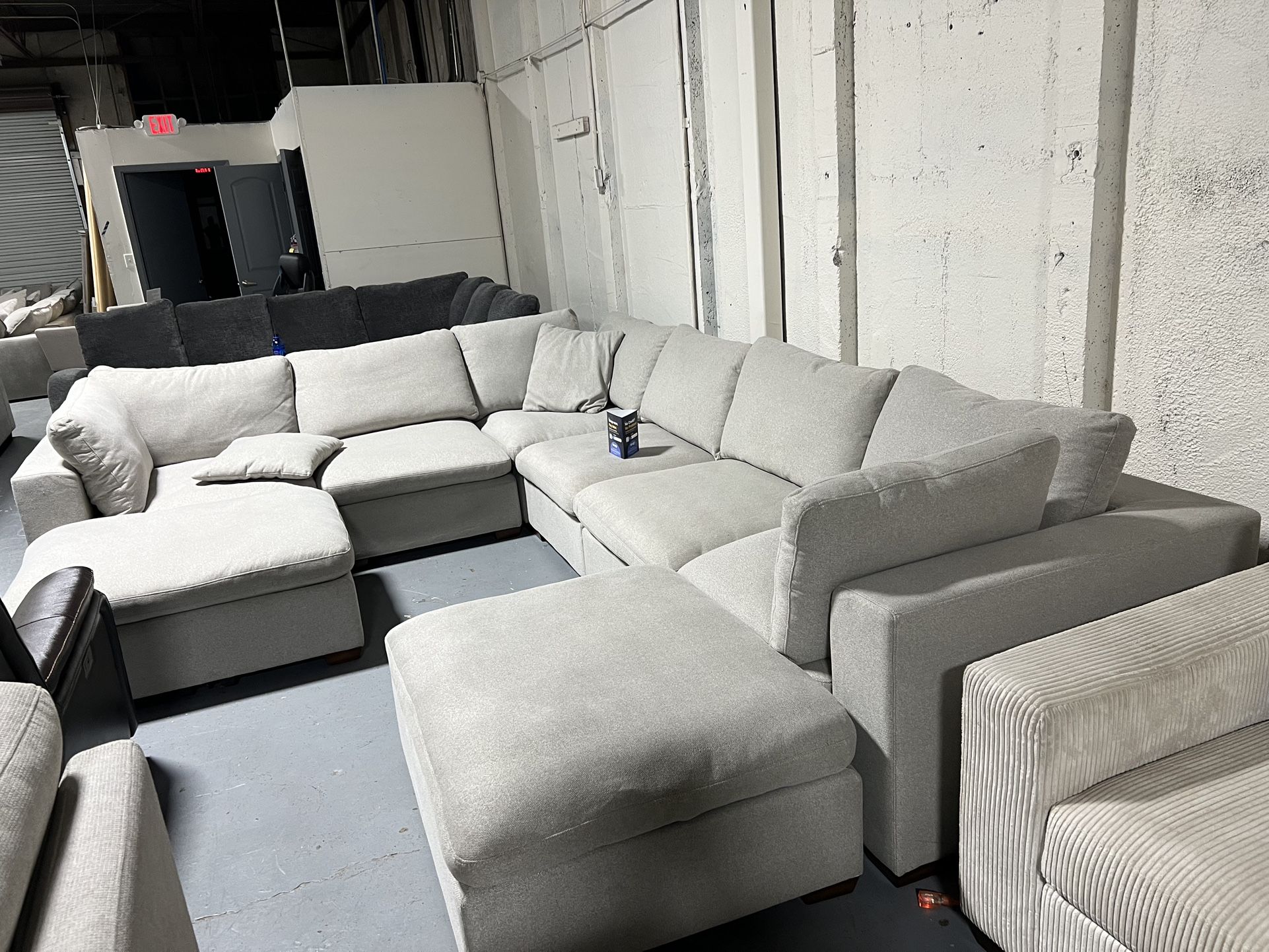 SECTIONAL COUCH SOFA