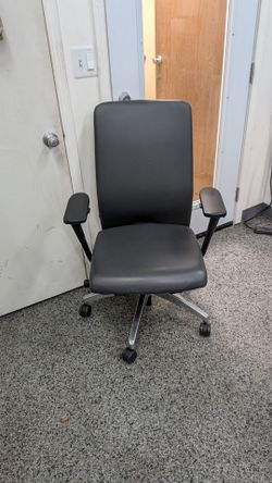 Hon Executive High Back Rolling Office Chair