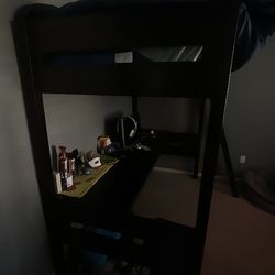 bunk bed (loft)