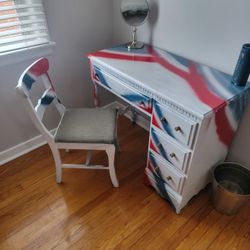 Custom Painted Patriotic Desk With Shotgun Shell Handles