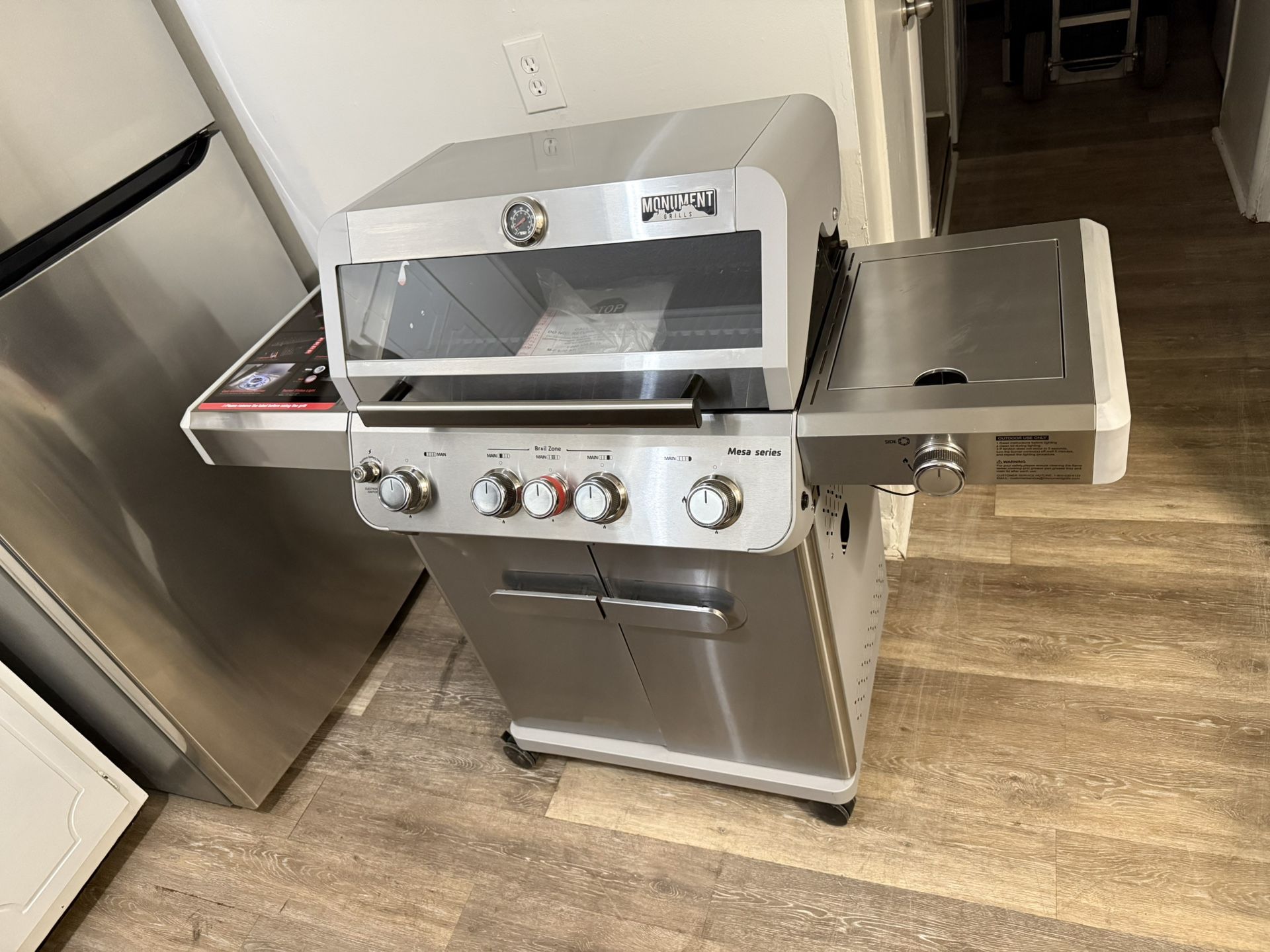 NEW Monument Mesa 405BZ Stainless Steel 5 -Burner Infrared Liquid Propane Gas Grill 1 -Side Burner