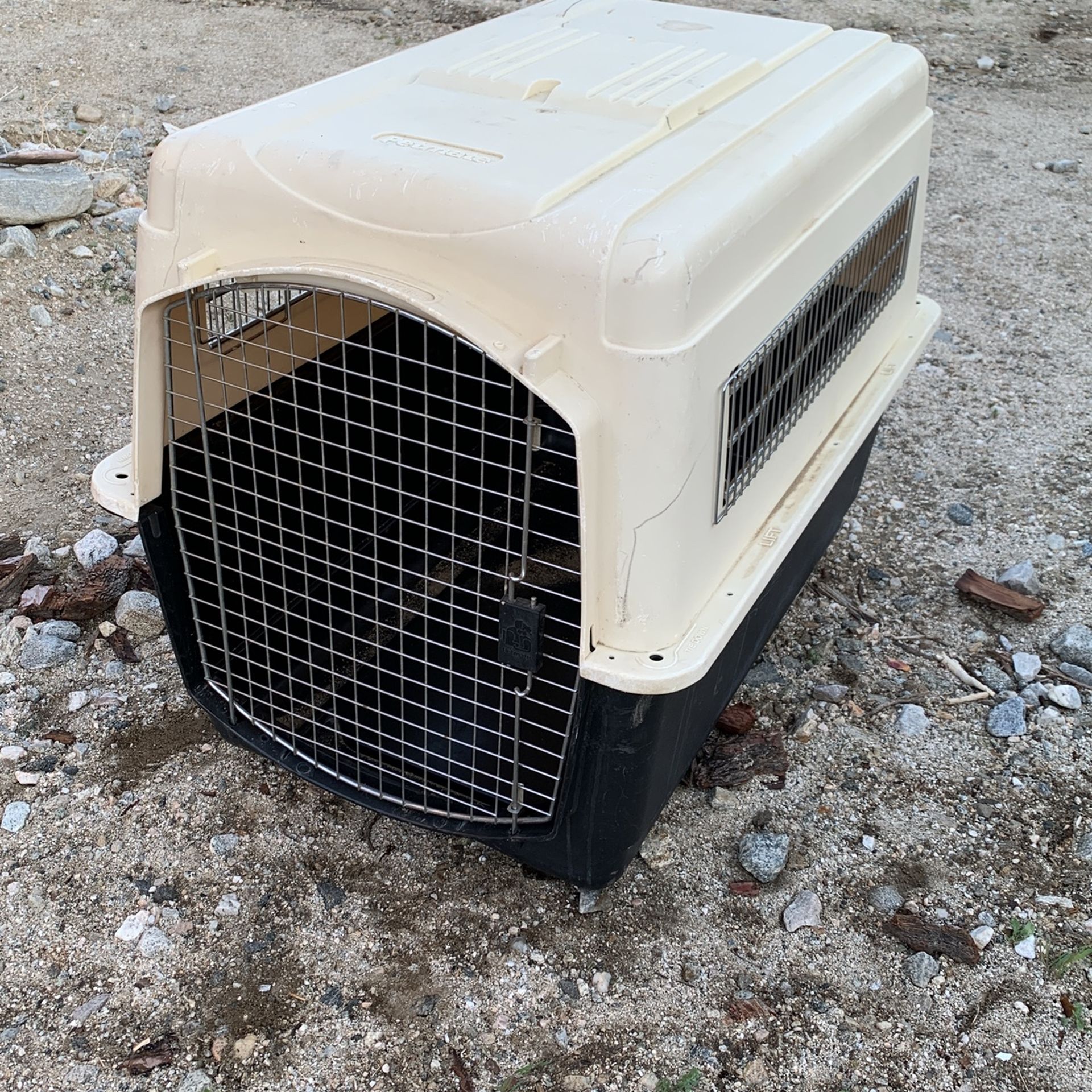 Dog crate