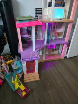 BARBIE DOLL HOUSE
