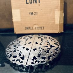 1960s Lunt Silverplate Expandable Trivet. 