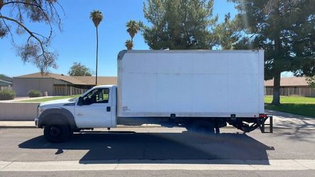 2015 Ford F550 Super Duty Regular Cab & Chassis