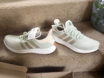 9.5 Women Adidas 