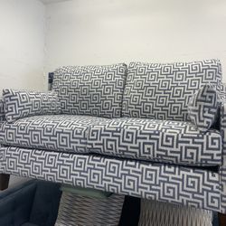 NEW COZY LOVESEAT