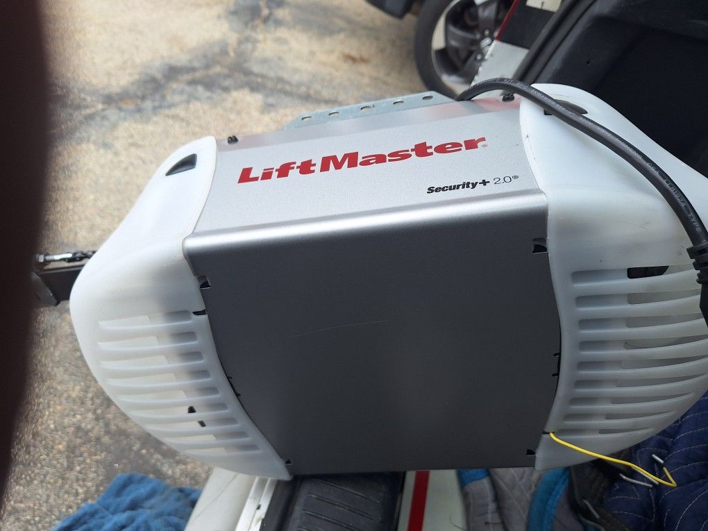 GARAGE DOOR OPENER. (10FT)