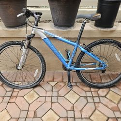 Trek 4500 Mountain Bike 14"