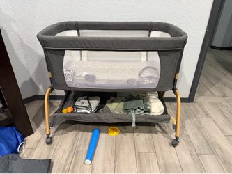 Baby side bed sleeper with storage space