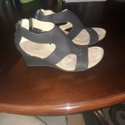 Adrienne Vittadini Wedges
