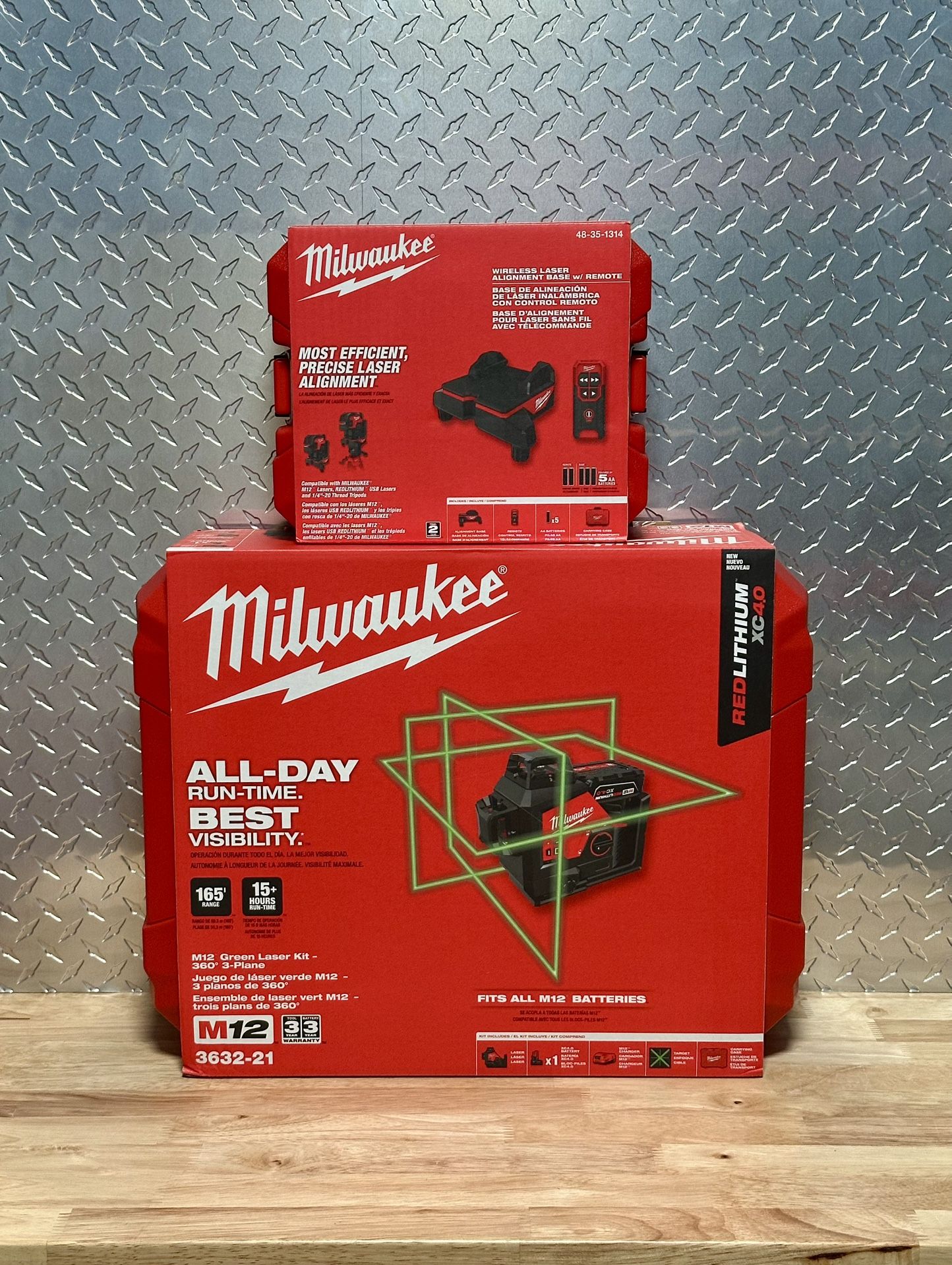 Milwaukee M12 3 Plane Laser Level 3632-21 And Wireless Alignment Base 48-35-1314