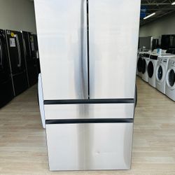 NEW Bespoke 4-Door French Door Refrigerator with AutoFill Water Pitcher Samsung RF23BB8200QLAA