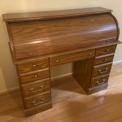 Nice RollTop Desk
