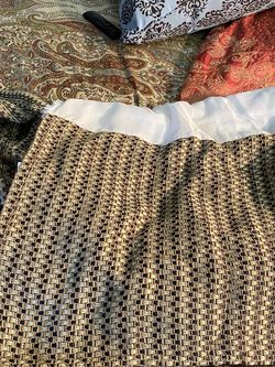 Queen Size Dust Ruffle