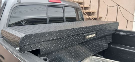 Husky Tool Box ,Caja de Herramienta Husky.