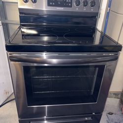 30’ Frigidaire Black Stainless Steel Electric Range