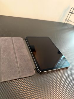 iPad Mini 6th Generation w Apple Case
