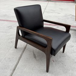 Modern Style Accent Chair 
