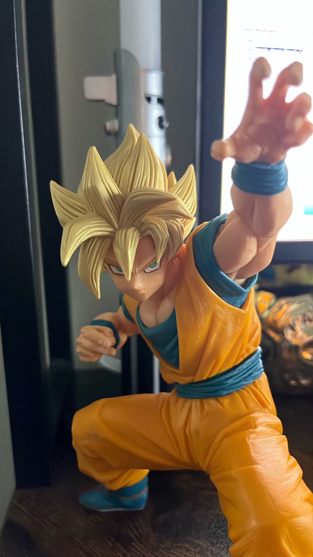 Dragon Ball Z SSJ Goku