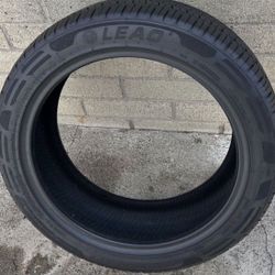 245/45R19 LEAO LionSport 3