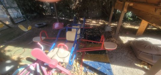 Selling yard Toys 