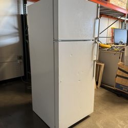 Working Fridge – Great for Garage, Shop, or Extra Storage