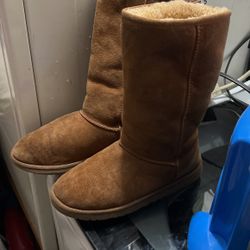Ughs Woman Size 8.5