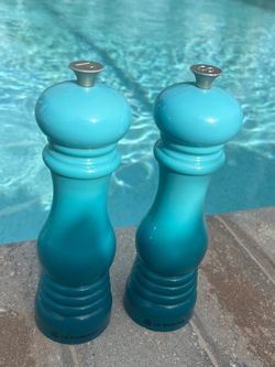 💙 Le Creuset Salt & Pepper Mills – Graduated Caribbean Blue 💙