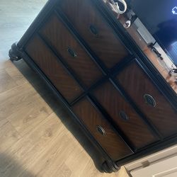 1 6 Drawers And 1tall 5 Drawers 