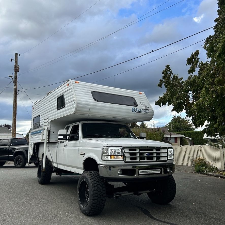 1998 Elkhorn Cab Over Camper