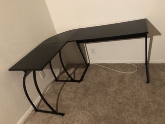 Black Desk