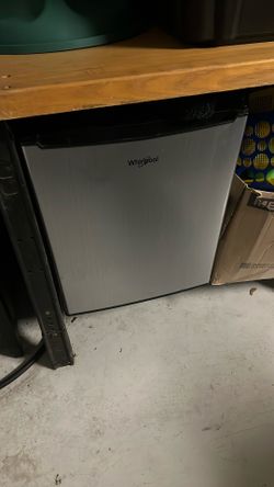 Whirlpool 4.5 Cubic Ft Mini Fridge