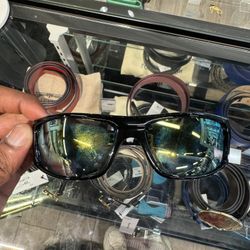 URBAN OUTFITTERS GLASSES