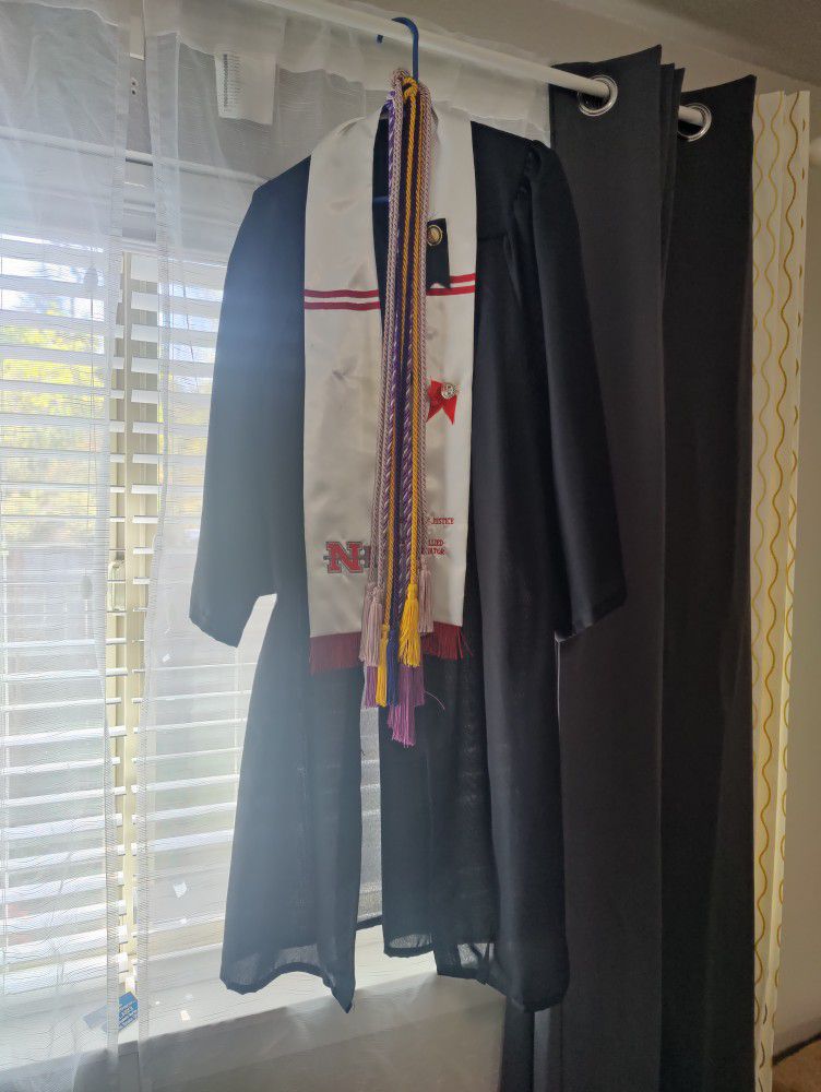 Oak Hall- Black graduation Cap And Gown