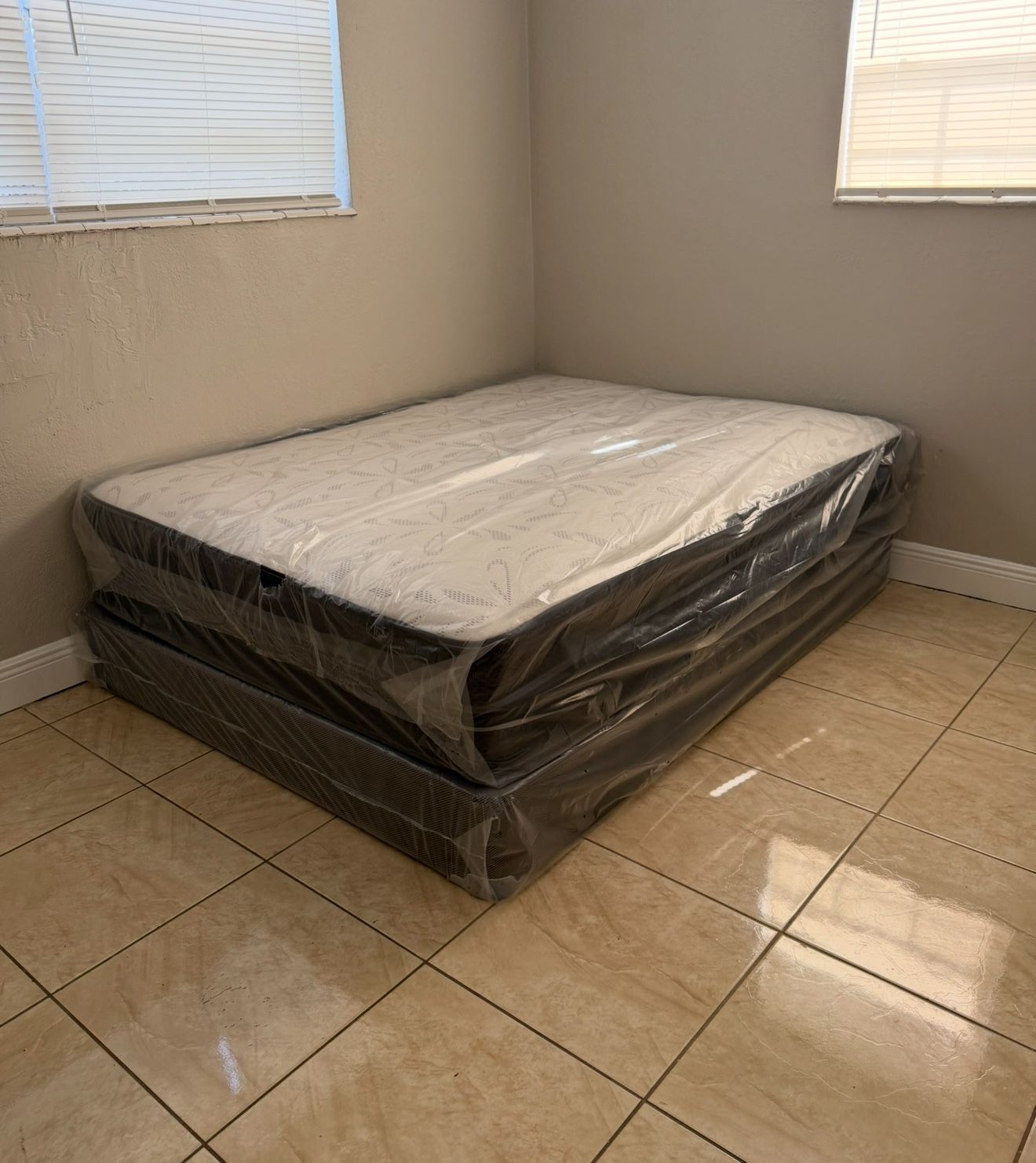 NEW Mattress Full Size With Box Spring // Offer 🚚