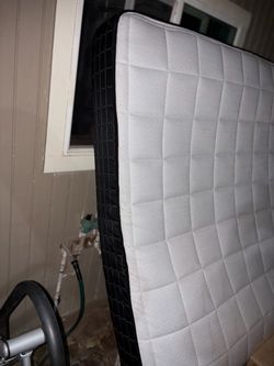 King size mattress. Great condition .